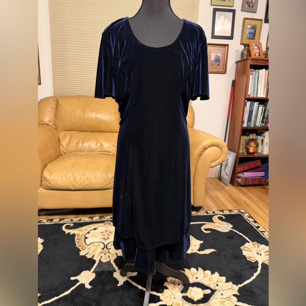 Elegant Navy Blue Velvet Dress